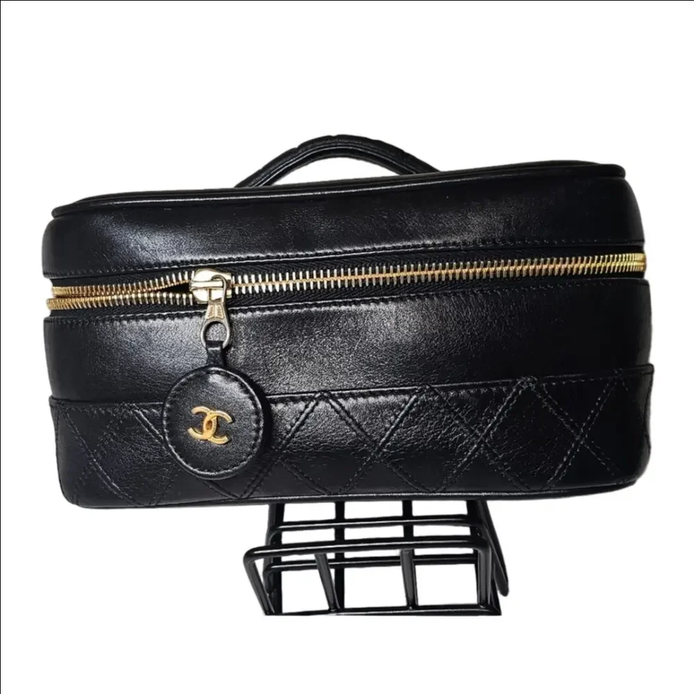 Vintage CHANEL CC Vanity Bag